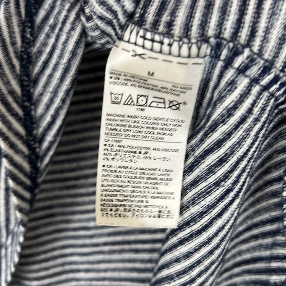 BANANA REPUBLIC long sleeve top in navy blue and white; very soft! M - Picture 6 of 6